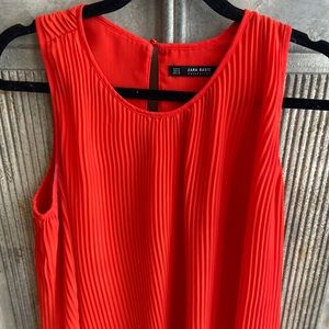 Accordion pleat Zara top